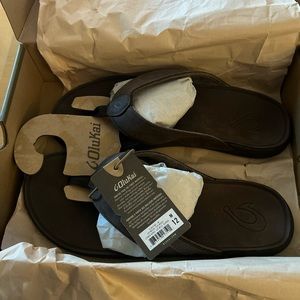 Brand new OluKai slippers